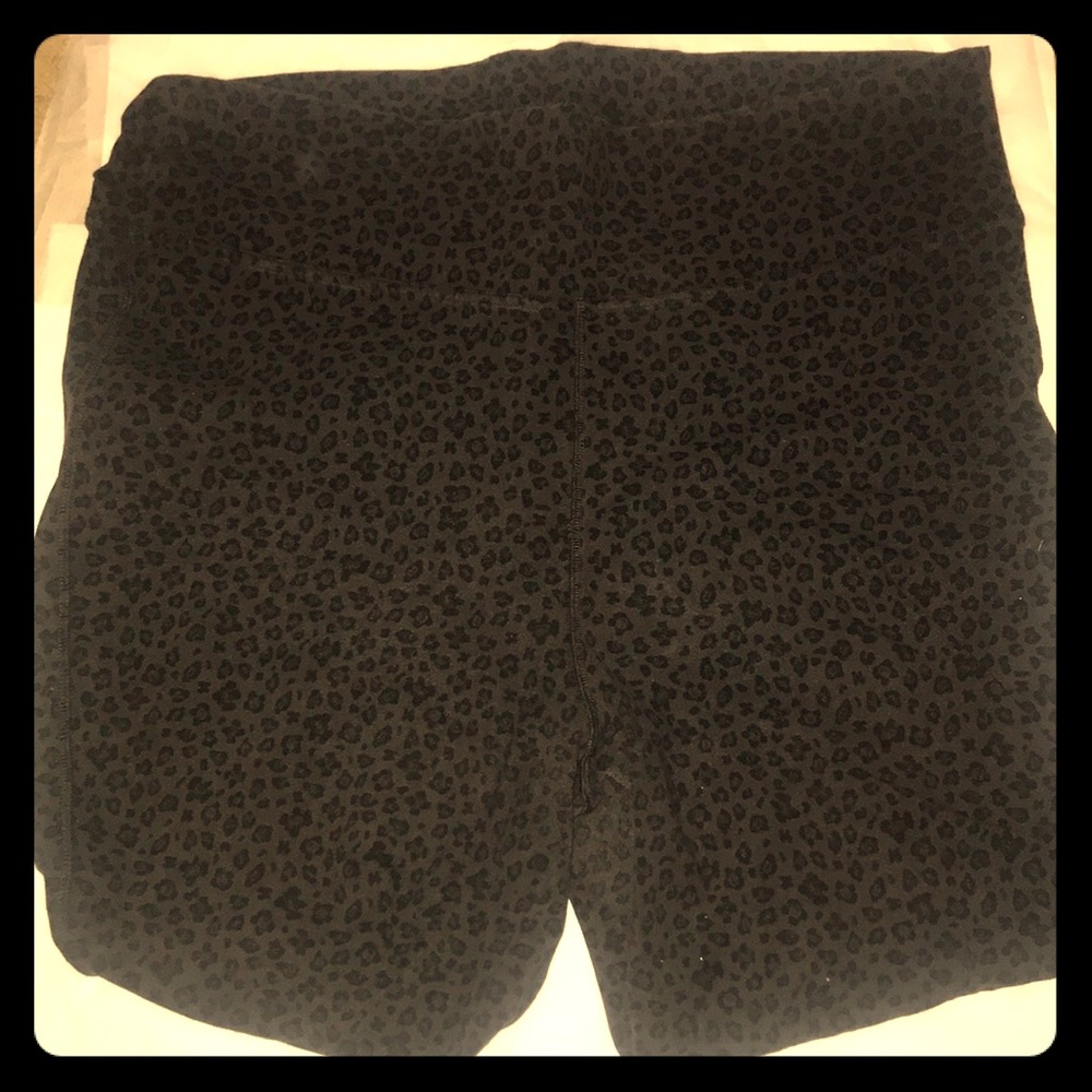 Leopard print dark grey leggings